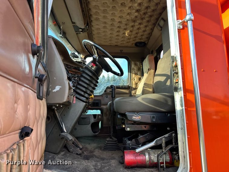 image for item DO3175 2002 Kenworth  T800 dump truck