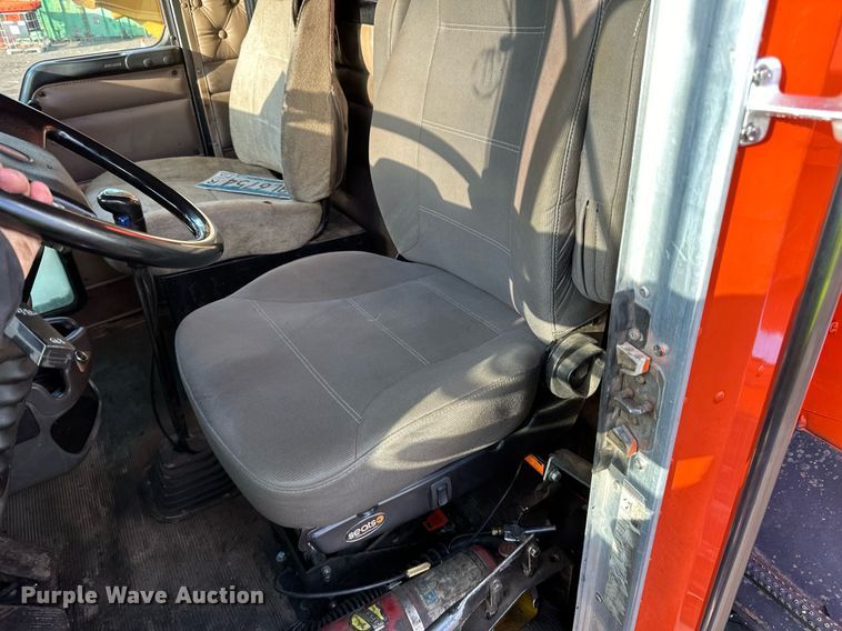 image for item DO3175 2002 Kenworth  T800 dump truck