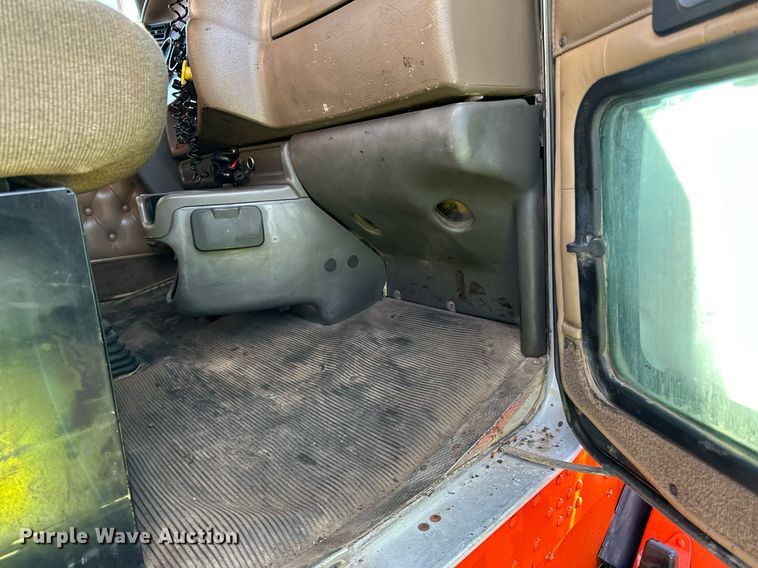 image for item DO3175 2002 Kenworth  T800 dump truck