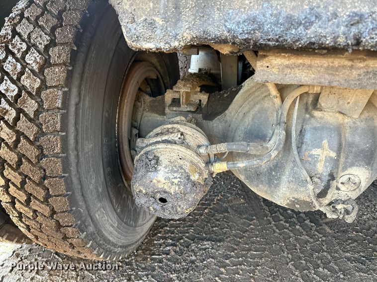 image for item DO3175 2002 Kenworth  T800 dump truck