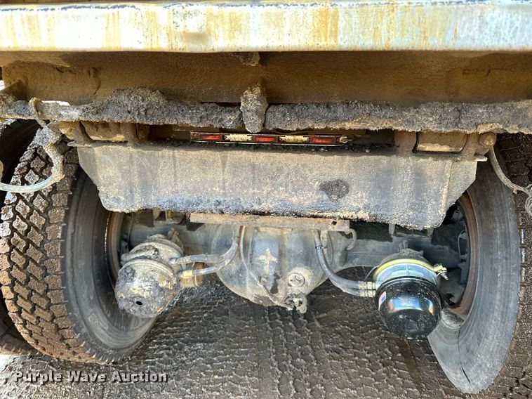 image for item DO3175 2002 Kenworth  T800 dump truck