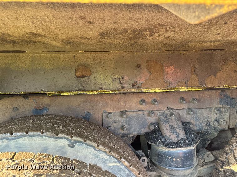 image for item DO3175 2002 Kenworth  T800 dump truck