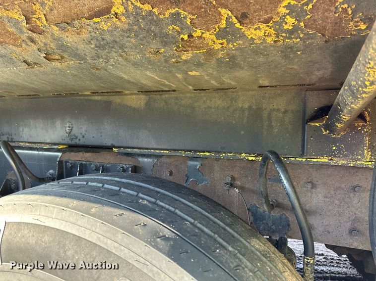 image for item DO3175 2002 Kenworth  T800 dump truck