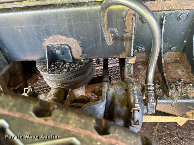 image for item DO3175 2002 Kenworth  T800 dump truck