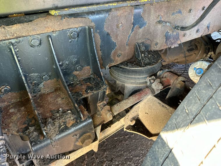 image for item DO3175 2002 Kenworth  T800 dump truck