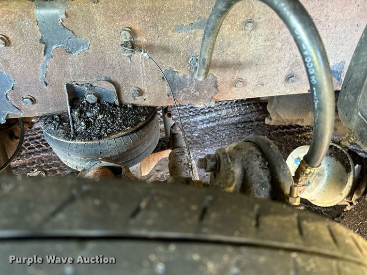 image for item DO3175 2002 Kenworth  T800 dump truck