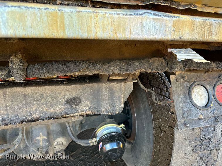 image for item DO3175 2002 Kenworth  T800 dump truck