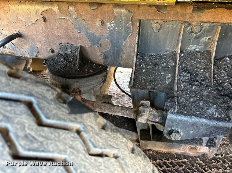 image for item DO3175 2002 Kenworth  T800 dump truck