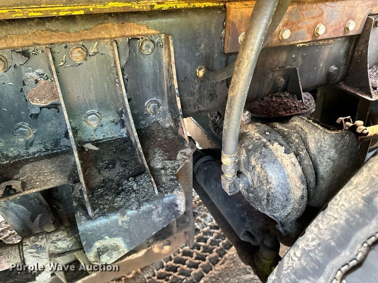 image for item DO3175 2002 Kenworth  T800 dump truck