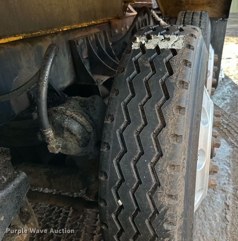 image for item DO3175 2002 Kenworth  T800 dump truck