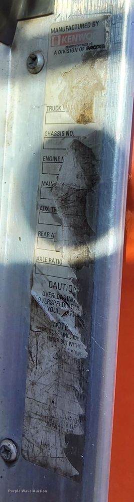 image for item DO3175 2002 Kenworth  T800 dump truck