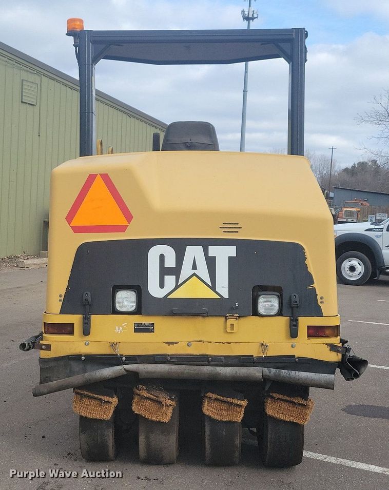 image for item DO3176 2008 Caterpillar PS150C pneumatic roller