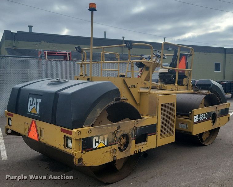 image for item DO3177 1998 Caterpillar CB-634C double drum vibratory roller