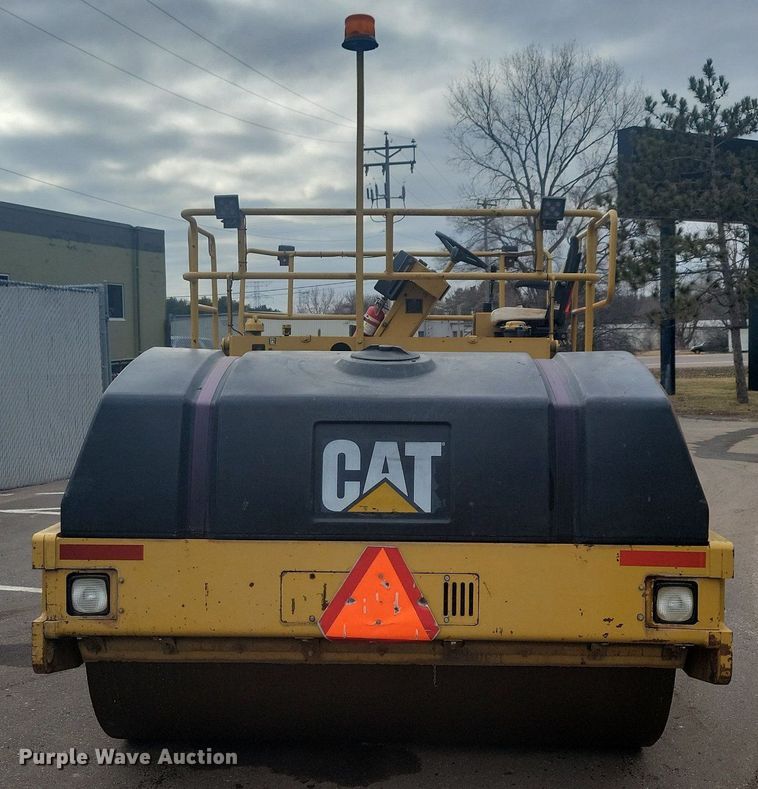 image for item DO3177 1998 Caterpillar CB-634C double drum vibratory roller
