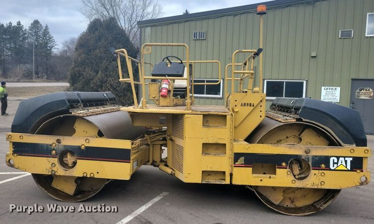 image for item DO3177 1998 Caterpillar CB-634C double drum vibratory roller