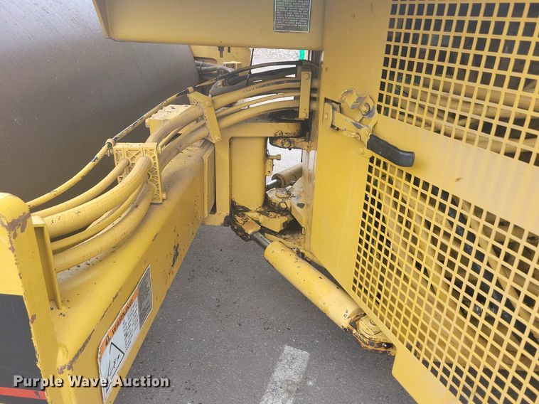 image for item DO3177 1998 Caterpillar CB-634C double drum vibratory roller
