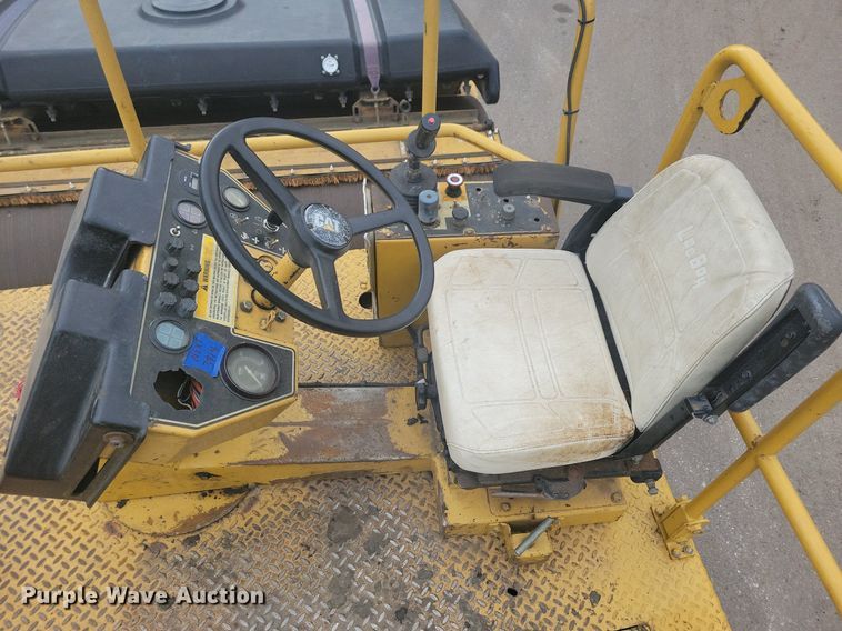 image for item DO3177 1998 Caterpillar CB-634C double drum vibratory roller