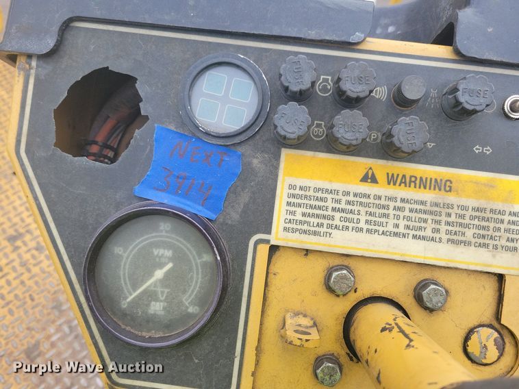 image for item DO3177 1998 Caterpillar CB-634C double drum vibratory roller