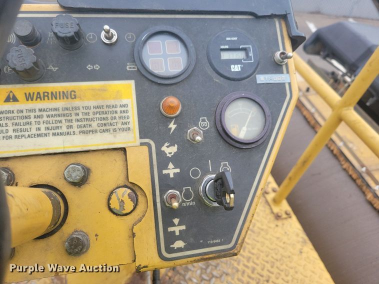 image for item DO3177 1998 Caterpillar CB-634C double drum vibratory roller