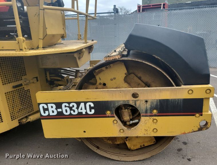 image for item DO3177 1998 Caterpillar CB-634C double drum vibratory roller
