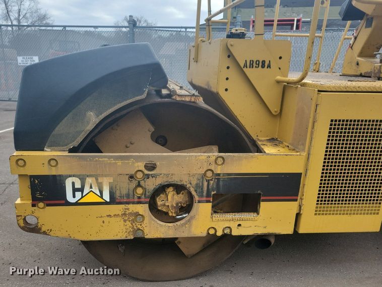 image for item DO3177 1998 Caterpillar CB-634C double drum vibratory roller