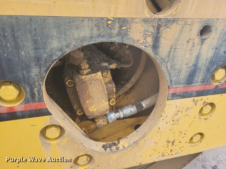 image for item DO3177 1998 Caterpillar CB-634C double drum vibratory roller