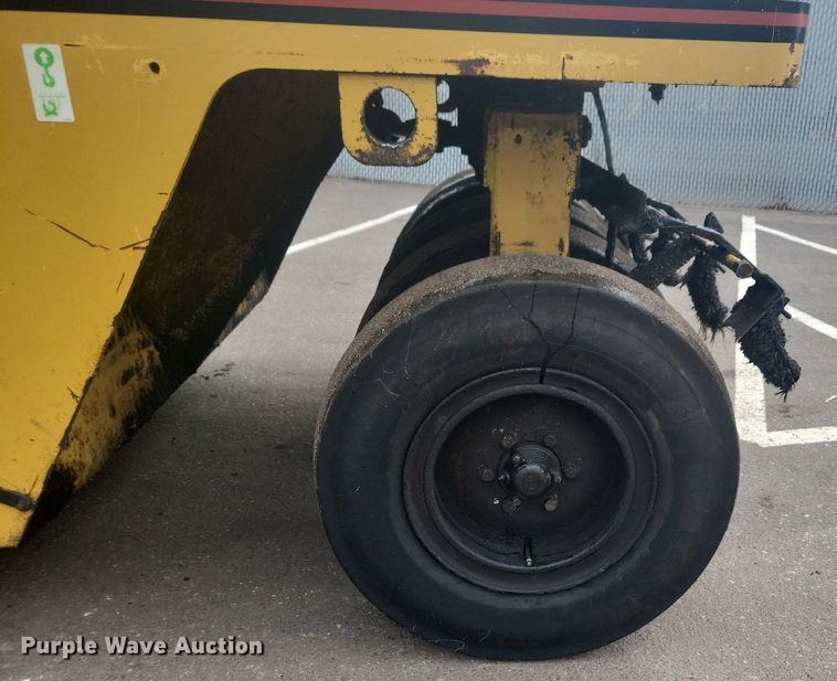 image for item DO3178 2006 Caterpillar PS150C pneumatic roller