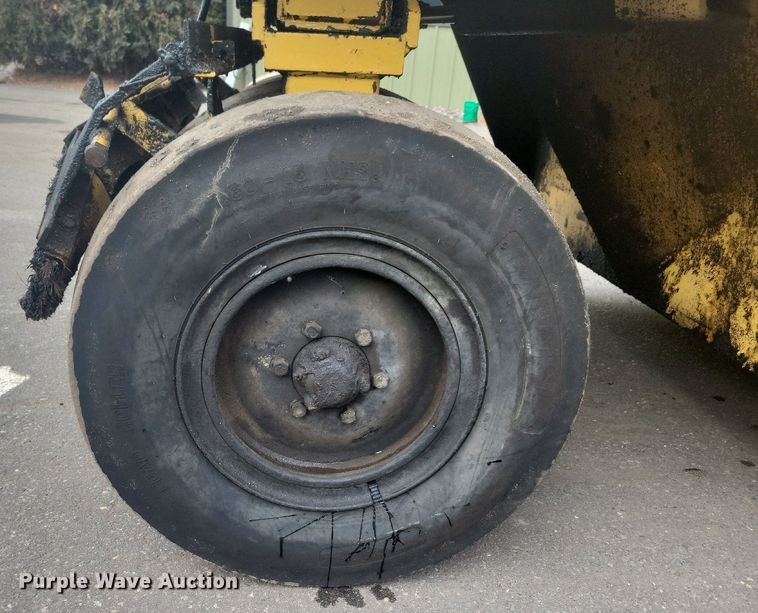 image for item DO3178 2006 Caterpillar PS150C pneumatic roller