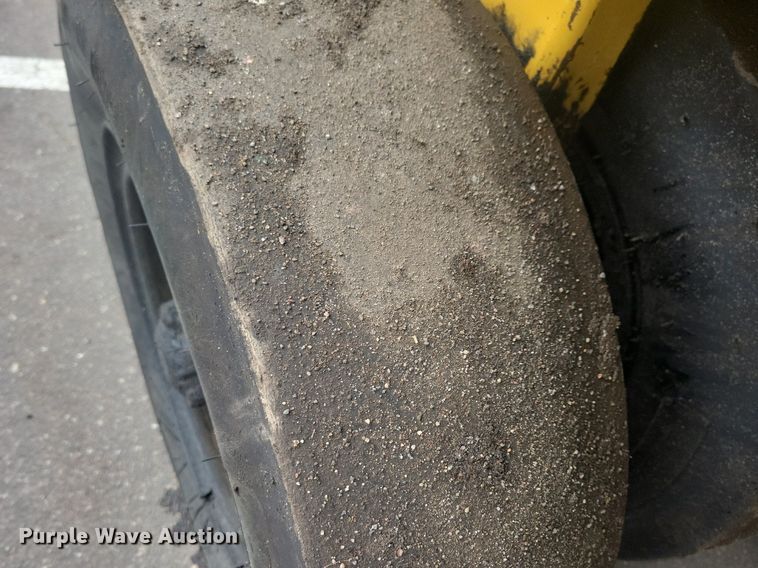 image for item DO3178 2006 Caterpillar PS150C pneumatic roller