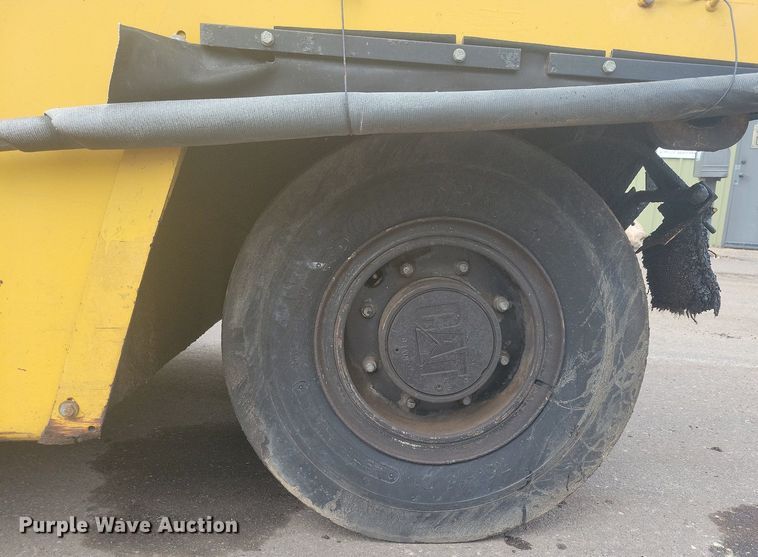 image for item DO3178 2006 Caterpillar PS150C pneumatic roller