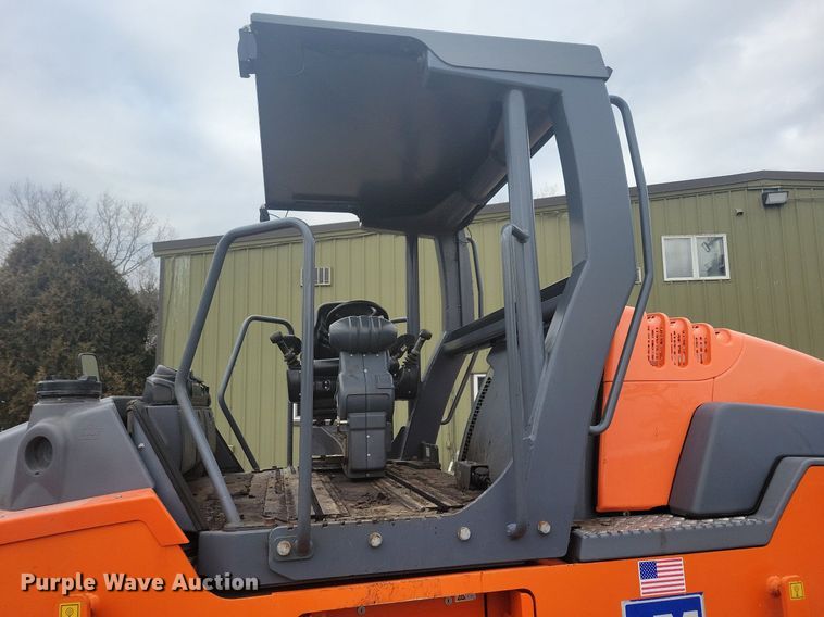 image for item DO3179 2016 HAMM GRW280i pneumatic roller