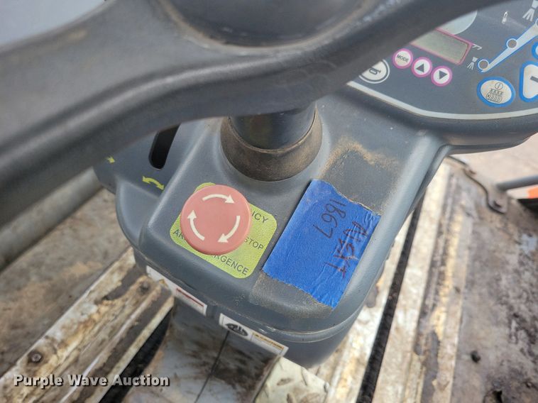 image for item DO3179 2016 HAMM GRW280i pneumatic roller