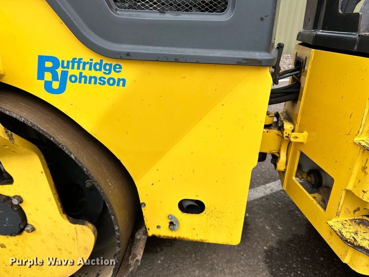 image for item DO3180 2016 Bomag BW138 AD-5 double drum vibratory roller
