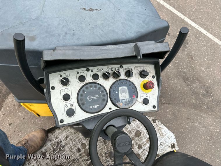 image for item DO3180 2016 Bomag BW138 AD-5 double drum vibratory roller