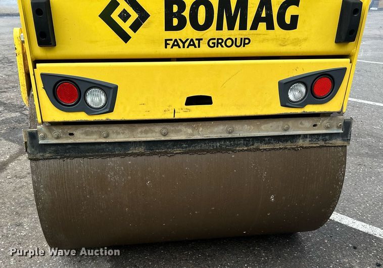 image for item DO3180 2016 Bomag BW138 AD-5 double drum vibratory roller