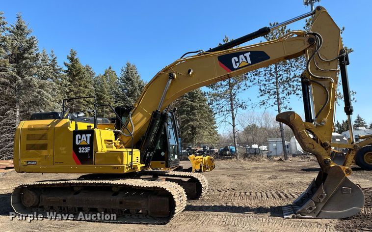 image for item DO3182 2015 Caterpillar 323FL excavator