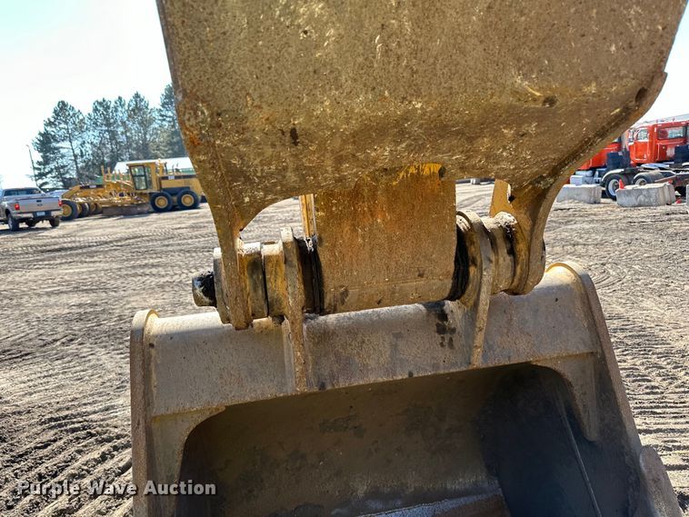 image for item DO3182 2015 Caterpillar 323FL excavator