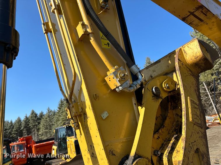 image for item DO3182 2015 Caterpillar 323FL excavator