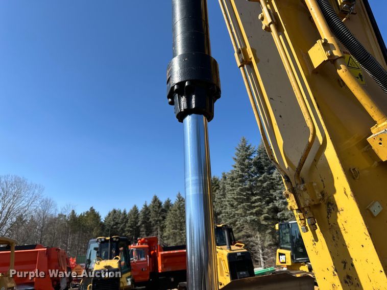 image for item DO3182 2015 Caterpillar 323FL excavator