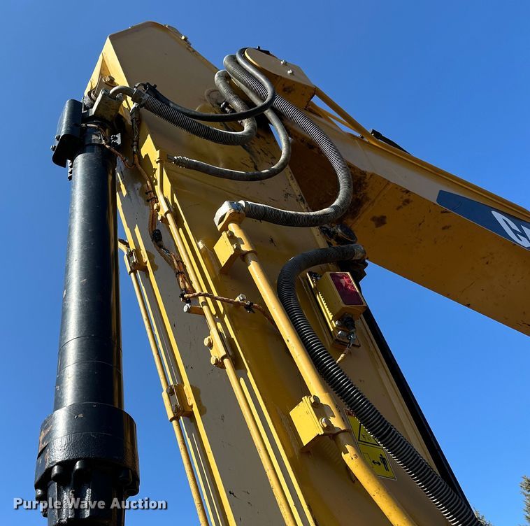 image for item DO3182 2015 Caterpillar 323FL excavator