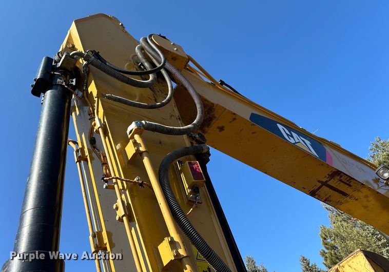 image for item DO3182 2015 Caterpillar 323FL excavator