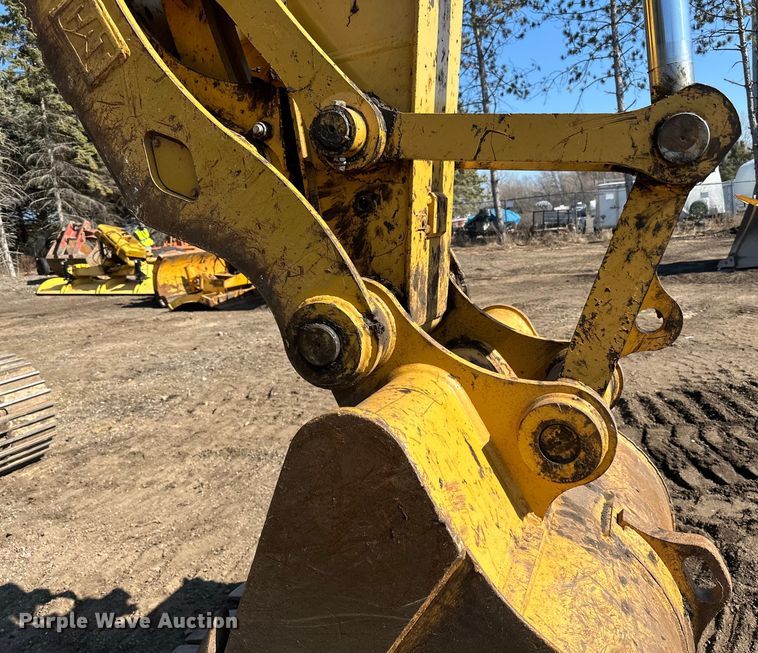 image for item DO3182 2015 Caterpillar 323FL excavator
