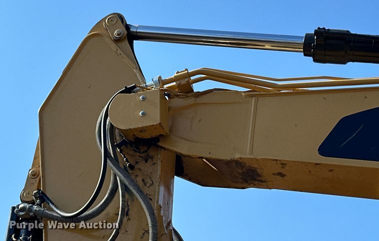 image for item DO3182 2015 Caterpillar 323FL excavator