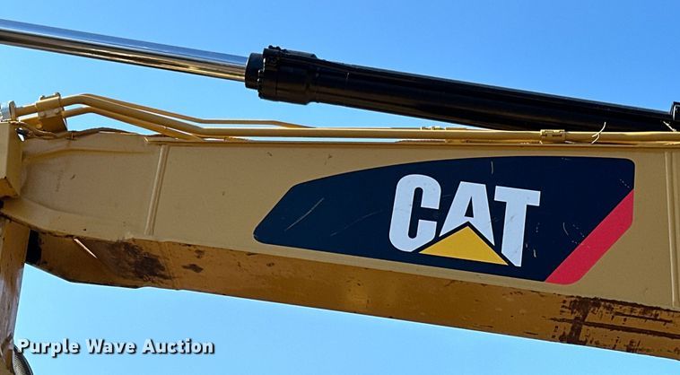 image for item DO3182 2015 Caterpillar 323FL excavator