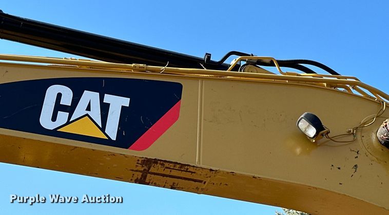 image for item DO3182 2015 Caterpillar 323FL excavator