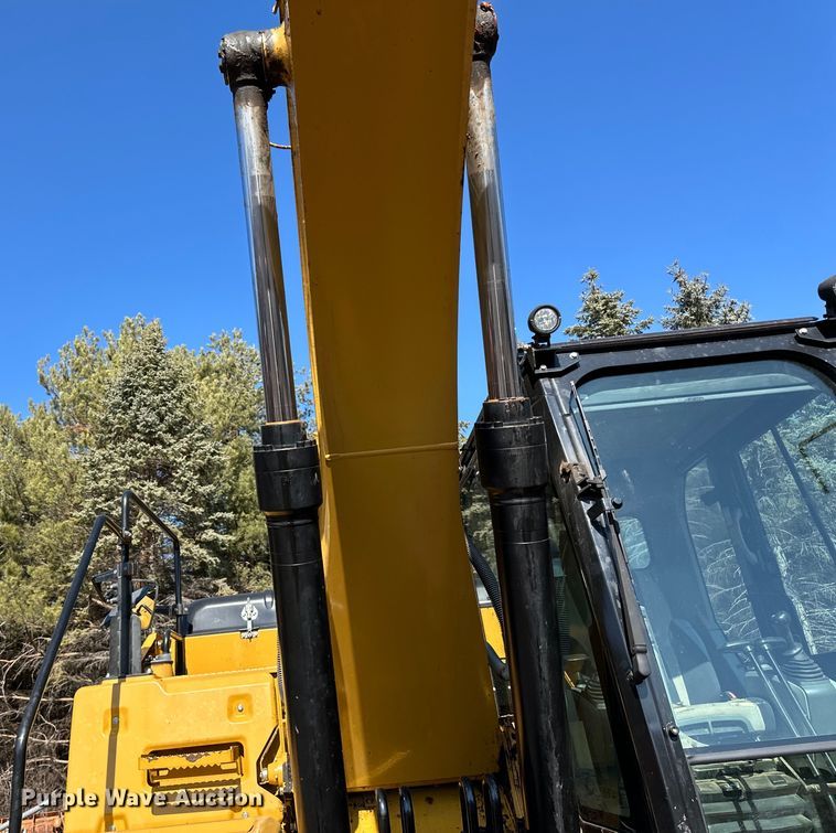 image for item DO3182 2015 Caterpillar 323FL excavator