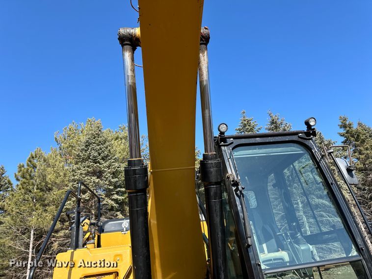 image for item DO3182 2015 Caterpillar 323FL excavator