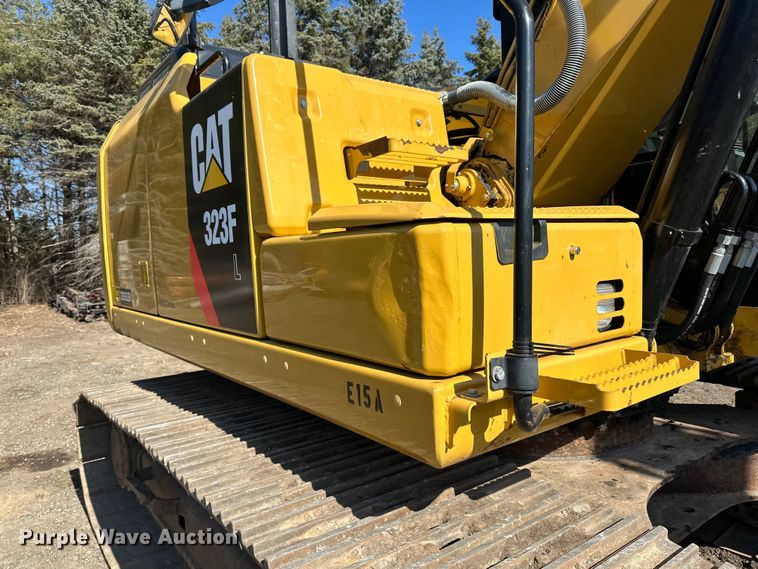 image for item DO3182 2015 Caterpillar 323FL excavator