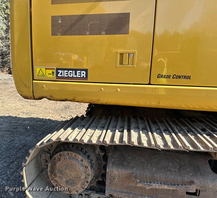 image for item DO3182 2015 Caterpillar 323FL excavator