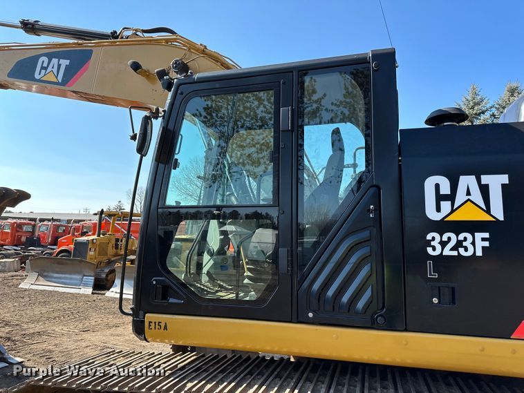 image for item DO3182 2015 Caterpillar 323FL excavator